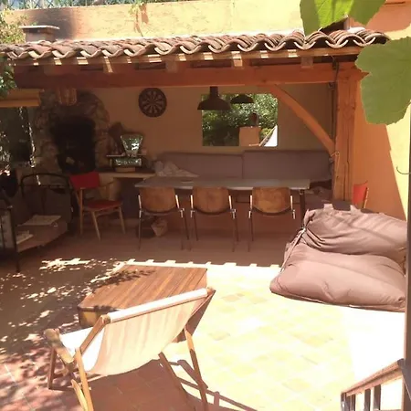 Maison Atypique Avec Jardin