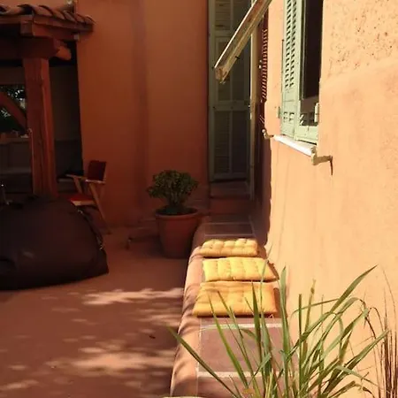Holiday home Maison Atypique Avec Jardin *