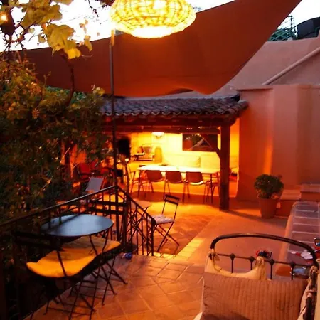 Maison Atypique Avec Jardin Nice