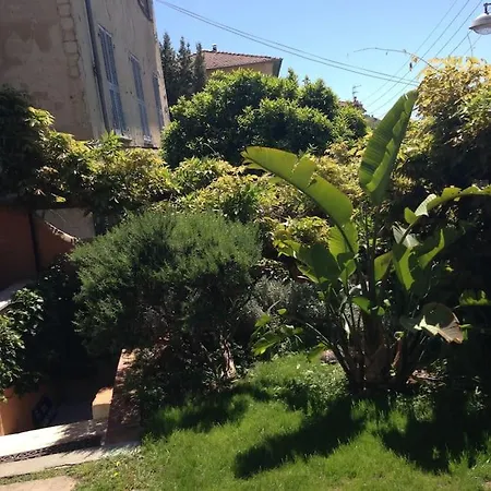 Maison Atypique Avec Jardin Nice