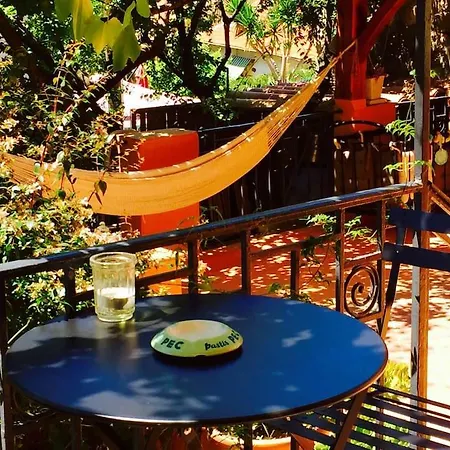 Holiday home Maison Atypique Avec Jardin
