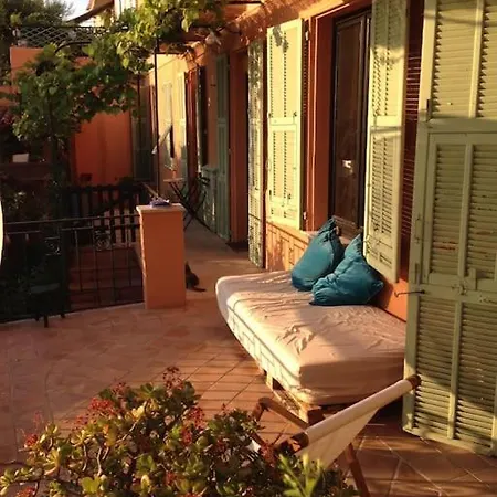 Maison Atypique Avec Jardin Holiday home Nice