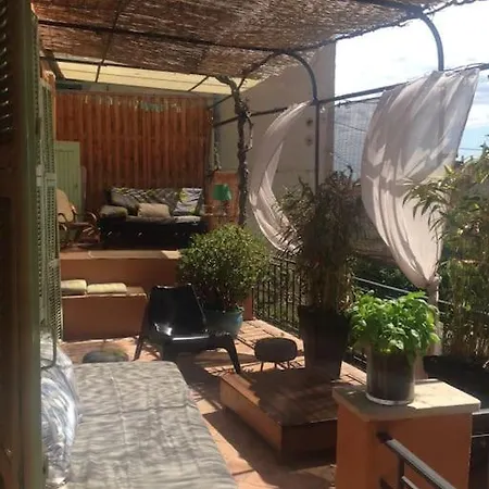 Maison Atypique Avec Jardin